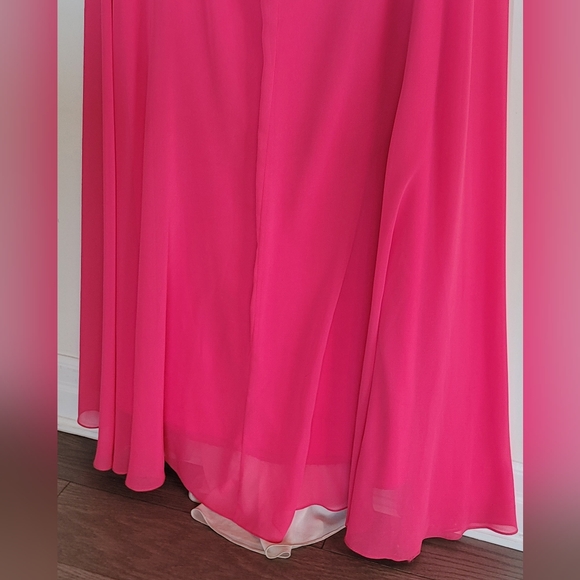 Plus Size Chiffon Gown - Hot Pink and White US 20 / EU 52 - Picture 9 of 17